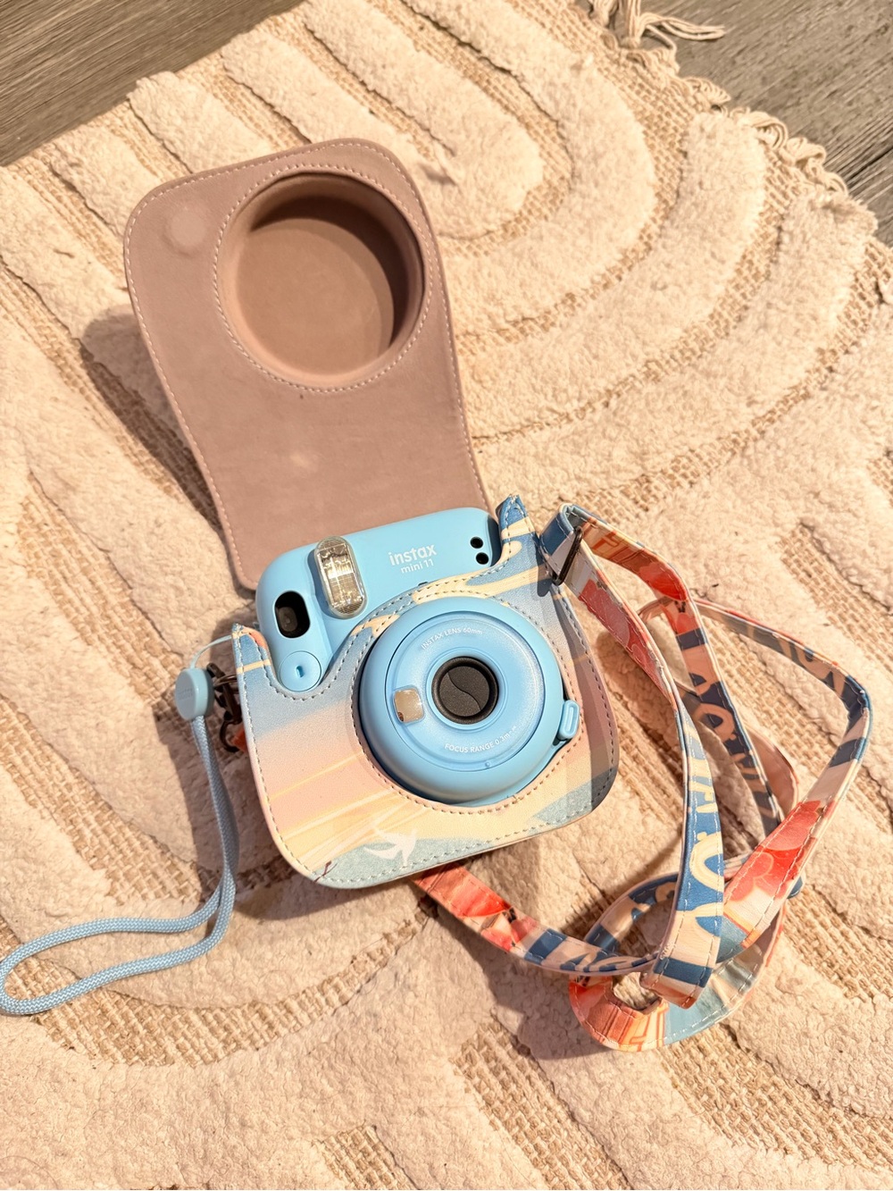 Fujifilm mini 11 Pastel Blue Instant Camera with Multi-Color Case